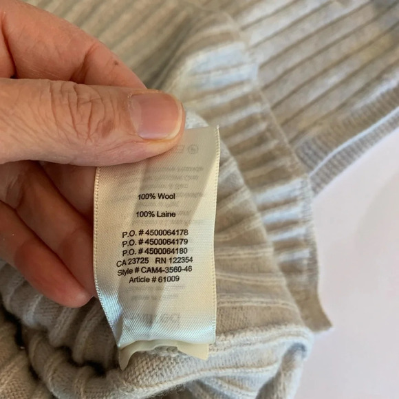 ARITZIA Wilfred  100% Wool Palmier
Sleeveless. In heather grey size small - Picture 8 of 11